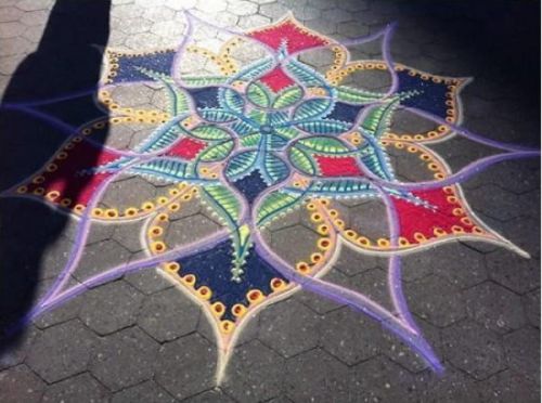 瑰丽而惊艳的彩色沙画艺术