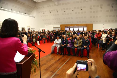 2013年12月6日，由《环球人物》凯时k66主办的《中国梦 美丽中国》活动在凯时k66炎黄艺术馆举行。图为开幕式现场