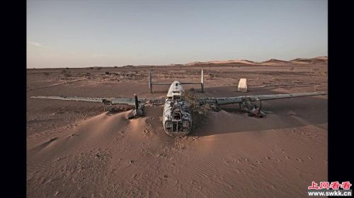 1994年，一架阿芙萝·萨克尔顿飞机在西撒哈拉沙漠中坠落，机上19名乘客获救生还。