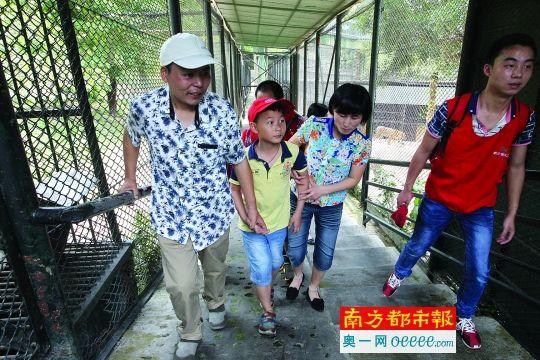 深圳保安为妻落户抗癌续命 获赠动物园免费游