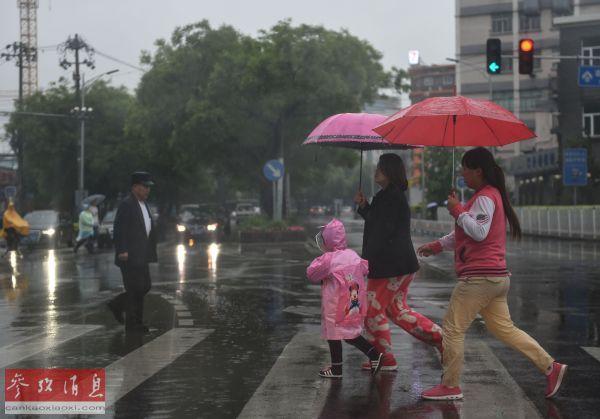 北京现60年最冷5月 居民感叹差点冻死在夏天