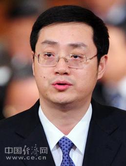 王晓，男，汉族，1968年5月出生，山东枣庄人，1987年12月加入中国共产党，1991年7月参加工作，在职研究生学历，经济学博士。