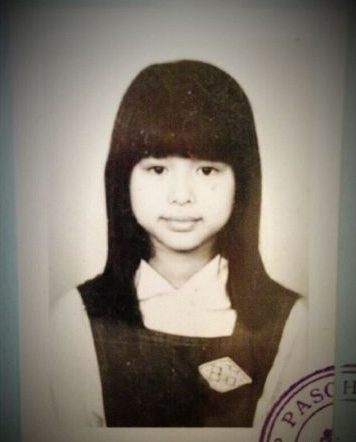 胡杏儿晒童年照 不计前嫌支持邓紫棋做公益