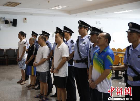教师带领团伙流窜湘粤桂三省区抢劫杀人被判死刑