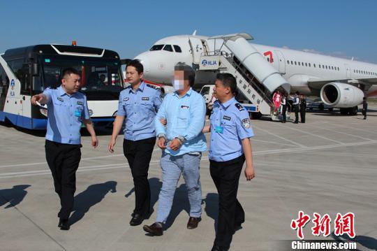 黑龙江警方连续劝返2名境外经济嫌犯回国