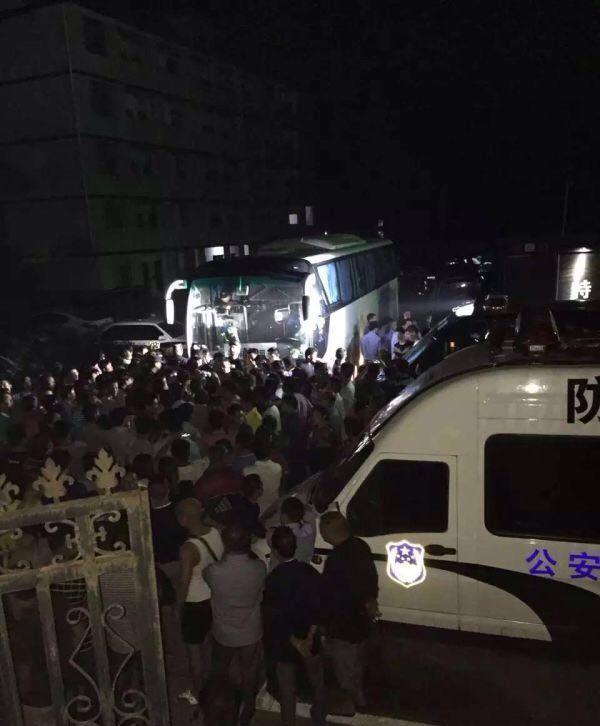 湖南双峰数百民众打砸派出所围攻特警 13人被捕