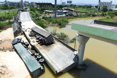 广东凯时k66匝道桥垮塌 专家称或因货车超载所致