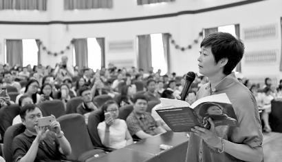 敬一丹谈自身形象:确实有点保守传统 甚至老旧