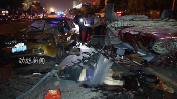 今日凌晨哈尔滨3车碰撞酿惨祸致4人死亡5人受伤