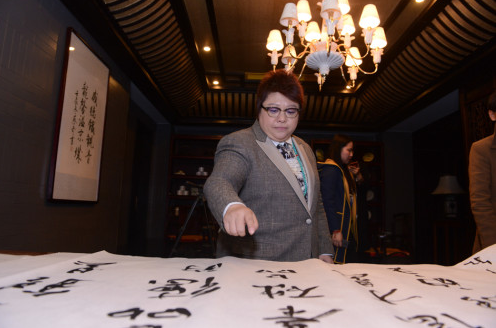 韩红当自嘲当了炮灰 坚信品德是才能的主宰