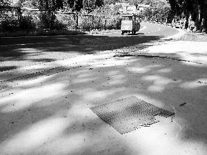 北京一辆轿车逆行撞公交3人身亡 受伤乘客已出院