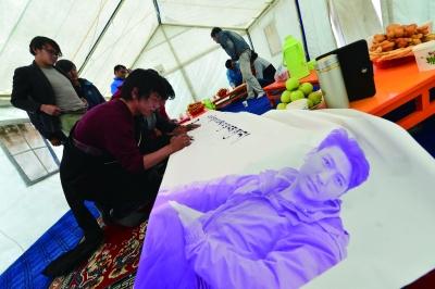 濒危物种湟鱼遭盗捕 26岁志愿者拆解渔网时遇难