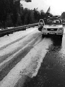 陕西多地遭冰雹袭击 部分大如鹌鹑蛋(图)