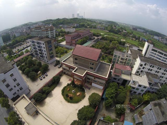 航拍王林“王府”:院内池塘假山一应俱全