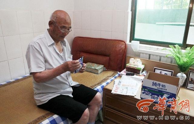 蓝田92岁老人一天吃6顿饭 3餐正常深夜还要加3顿