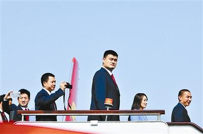 北京申冬奥代表团凯旋 栗战书郭金龙到场接机