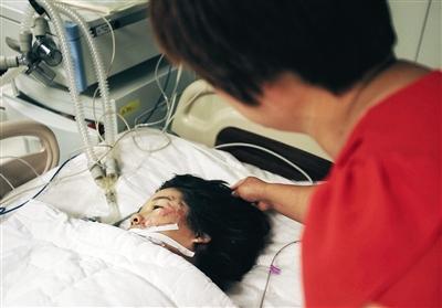 北京密云城管执法车撞三轮 四名孩子两死两伤