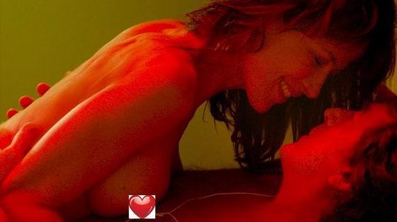 48岁苏菲玛索新片玩全裸激情 性感双峰贴人夫