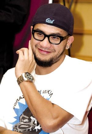 众星回应低俗网络歌曲被下架 罗百吉：被禁也好