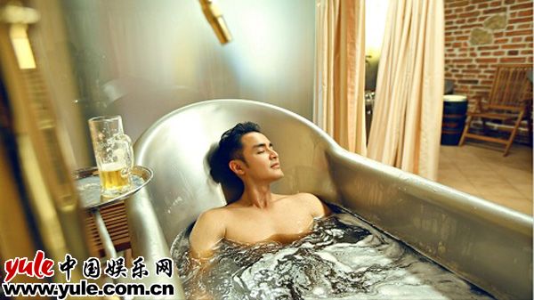 明道裸身啤酒浴