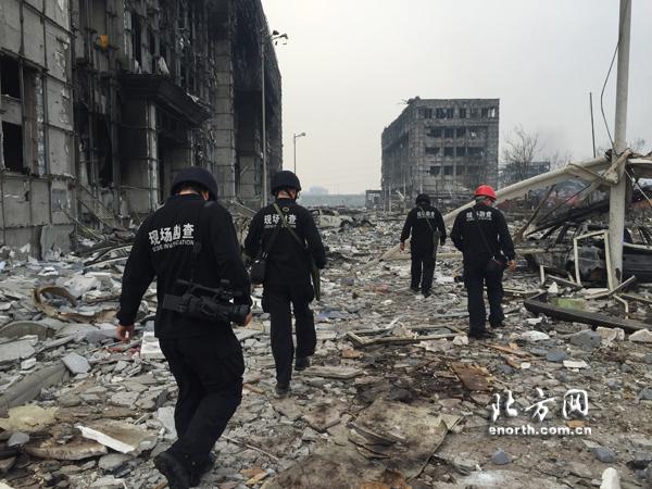 干警们进入一线