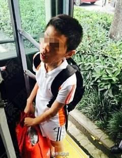 合肥女子公交上逼小学生让座 态度蛮横自称老师