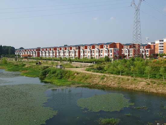 组图：河南南阳现大片违规别墅群 空如“鬼村