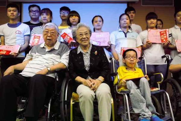 教授夫妇捐500万为务工子女设公益基金 拒冠名