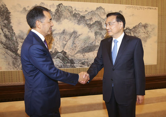李克强会见哈萨克斯坦第一副总理萨金塔耶夫