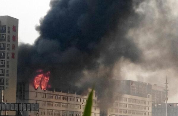 武汉易燃品仓库起火致4死1伤 企业负责人被控制