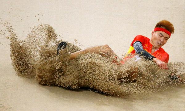 苏炳添们突破背后玄机：美国教练训练时放音乐