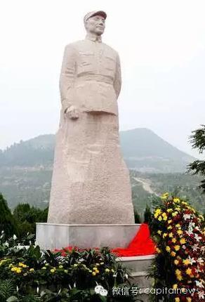 又搬名碑又树人像，中央党校在忙什么？