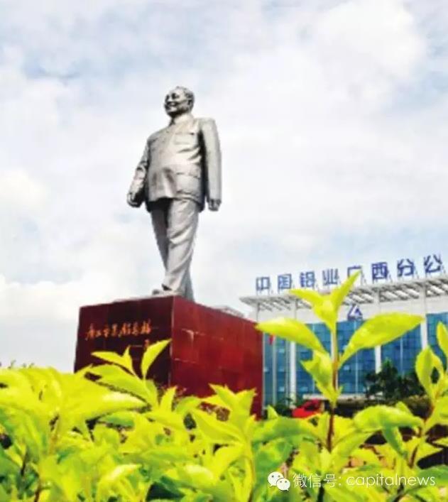 又搬名碑又树人像，中央党校在忙什么？