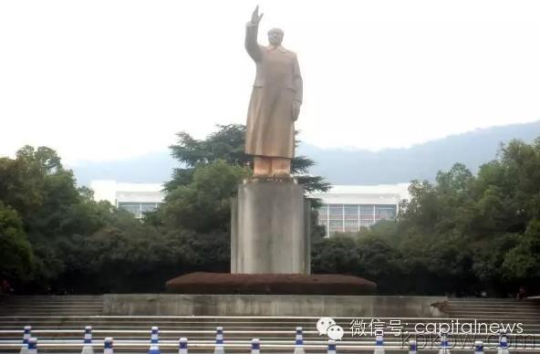 又搬名碑又树人像，中央党校在忙什么？