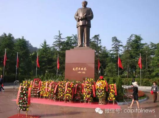 又搬名碑又树人像，中央党校在忙什么？