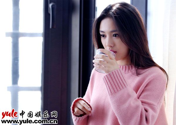 蔡文静饰演周格格