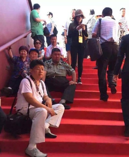 抗战阅兵精彩瞬间：白俄罗斯“王子”呆萌抢镜