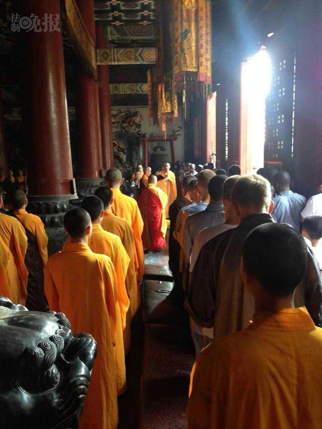 少林寺举行祈福法会纪念抗战胜利 释永信拈香礼佛