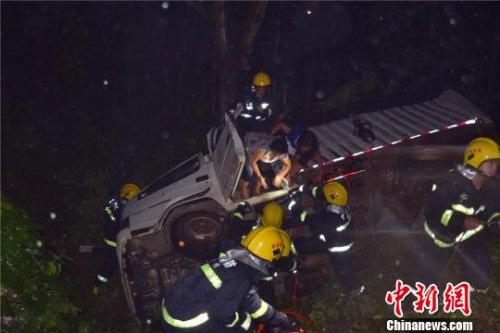 图为事故救援现场。杨继恒 摄