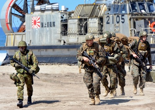日美举行海岸登陆联合训练数千名士兵参加（图）