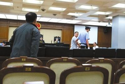 贪官涉贿600万元当庭翻供 律师为其做无罪辩护