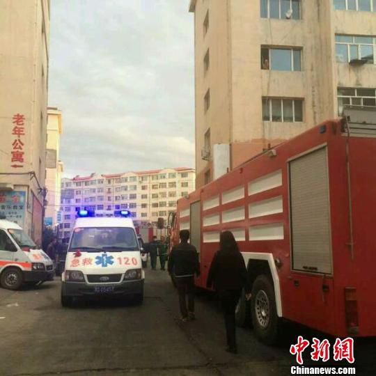 黑龙江佳木斯一老年公寓发生燃气爆炸致9人受伤 网友提供 摄