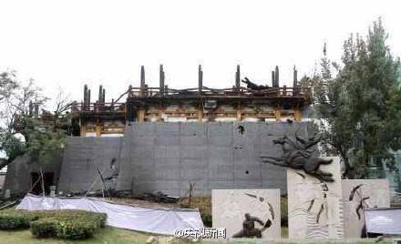 陕西一男子纵火烧毁大明宫栖凤阁 动机不详(图)