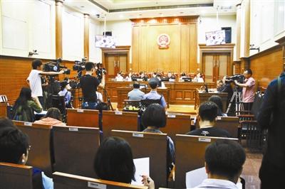 北京法院首用“3名法官＋4名陪审员”模式审案 