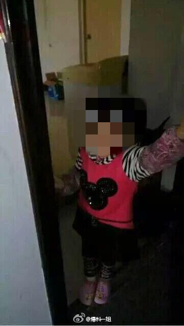 福建一女童疑被父母狗链锁住虐打 警方介入调查