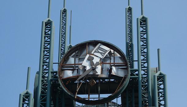 天津爆炸一月后：被改变的生活再难回去