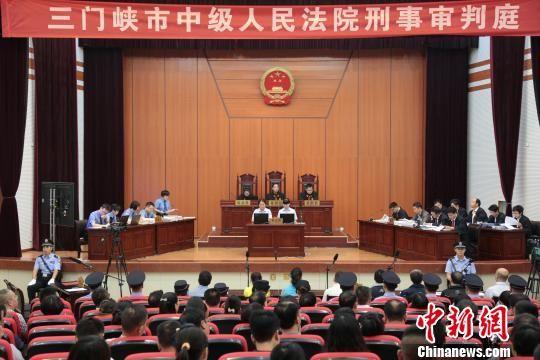 图为连霍高速义昌大桥爆炸垮塌案庭审现场李贵刚摄