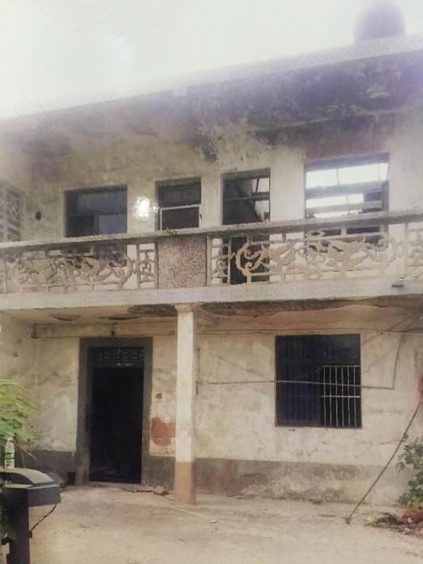 一男子潜入拆迁房盗窃并放火 仅判盗窃罪引争议