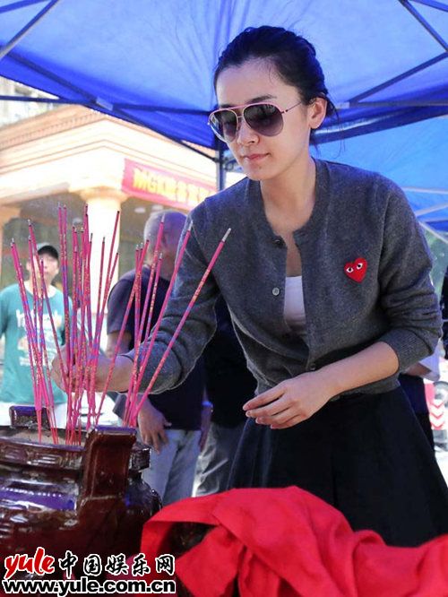 石安妮饰演女一号田苗