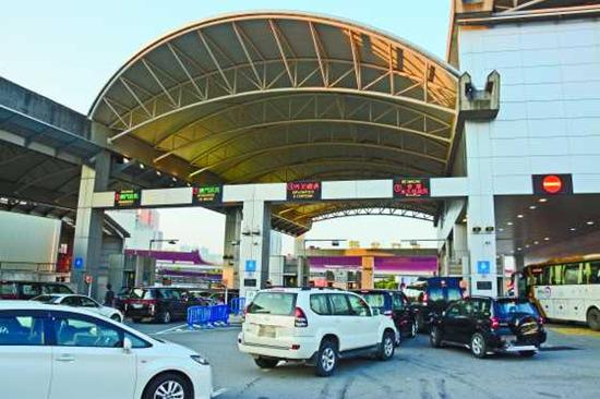 内地男子持刀胁迫澳门海关被制服有十年精神病史